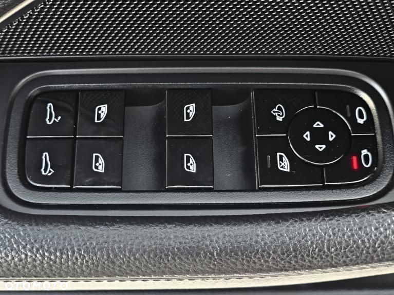 Porsche Panamera 4S - 26