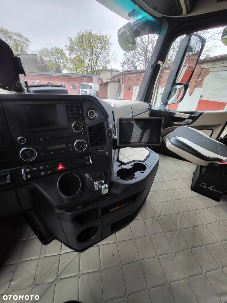 Mercedes-Benz Actros - 6