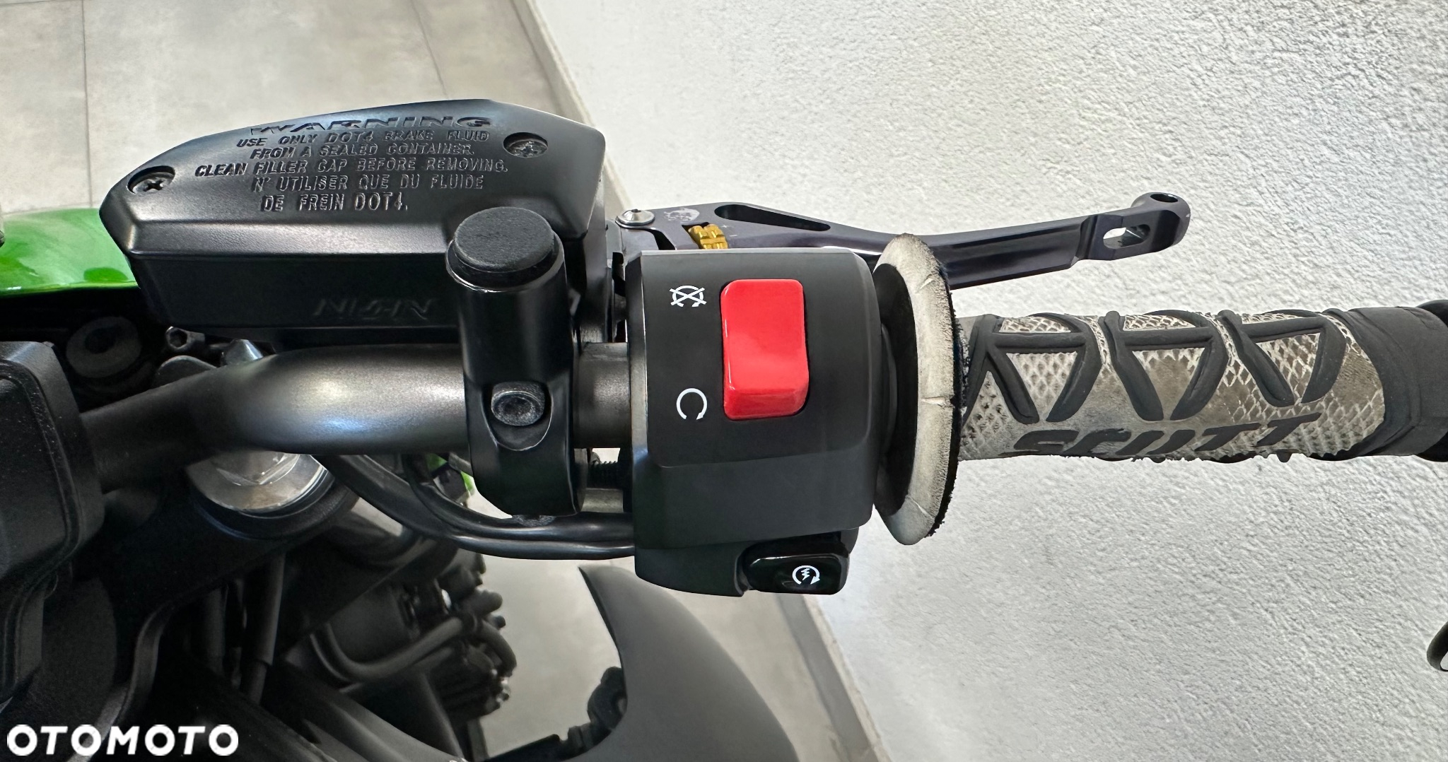 Kawasaki ER - 8