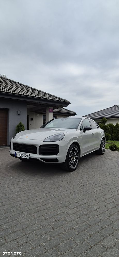 Porsche Cayenne - 1