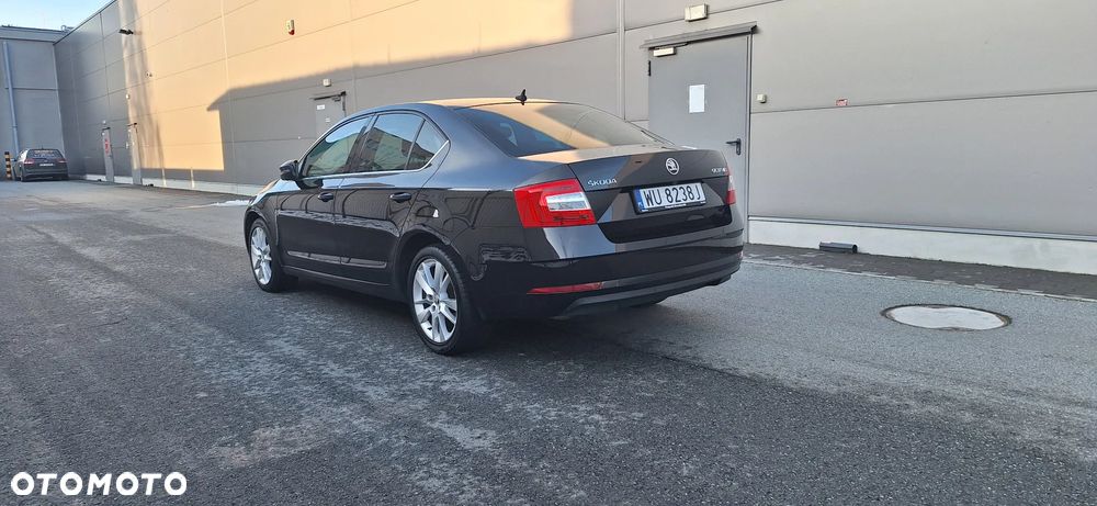 Skoda Octavia 2.0 TDI SCR Style DSG - 8