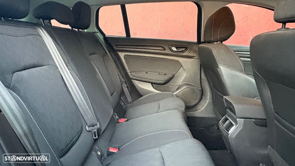 Renault Mégane Sport Tourer 1.3 TCe Limited J17 - 10