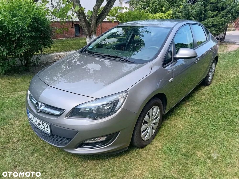 Opel Astra 1.6 Essentia - 1