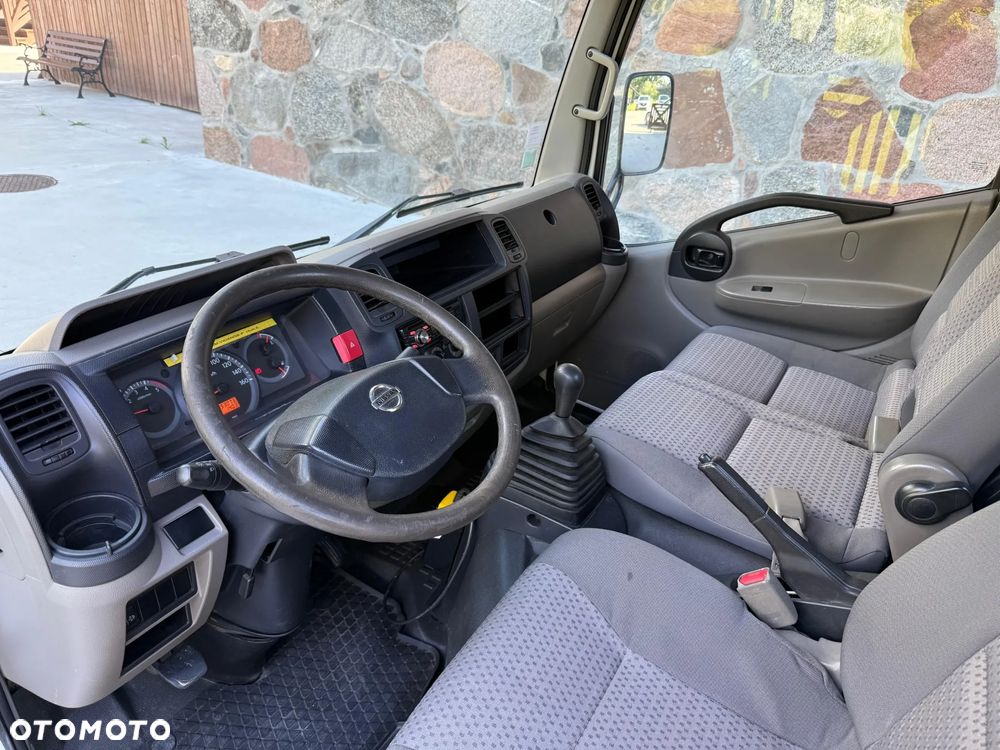 Nissan CABSTAR - 11