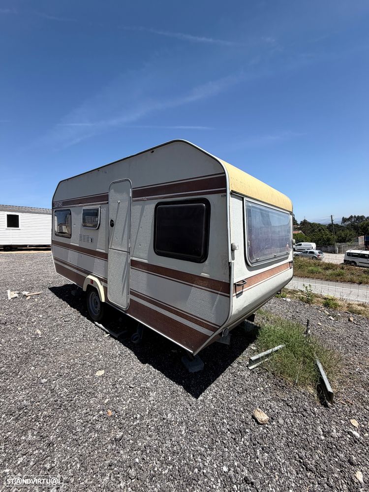 Outra não listada Caravana Nacional caravana vintege ideal para pequenos espacos equipada - 1