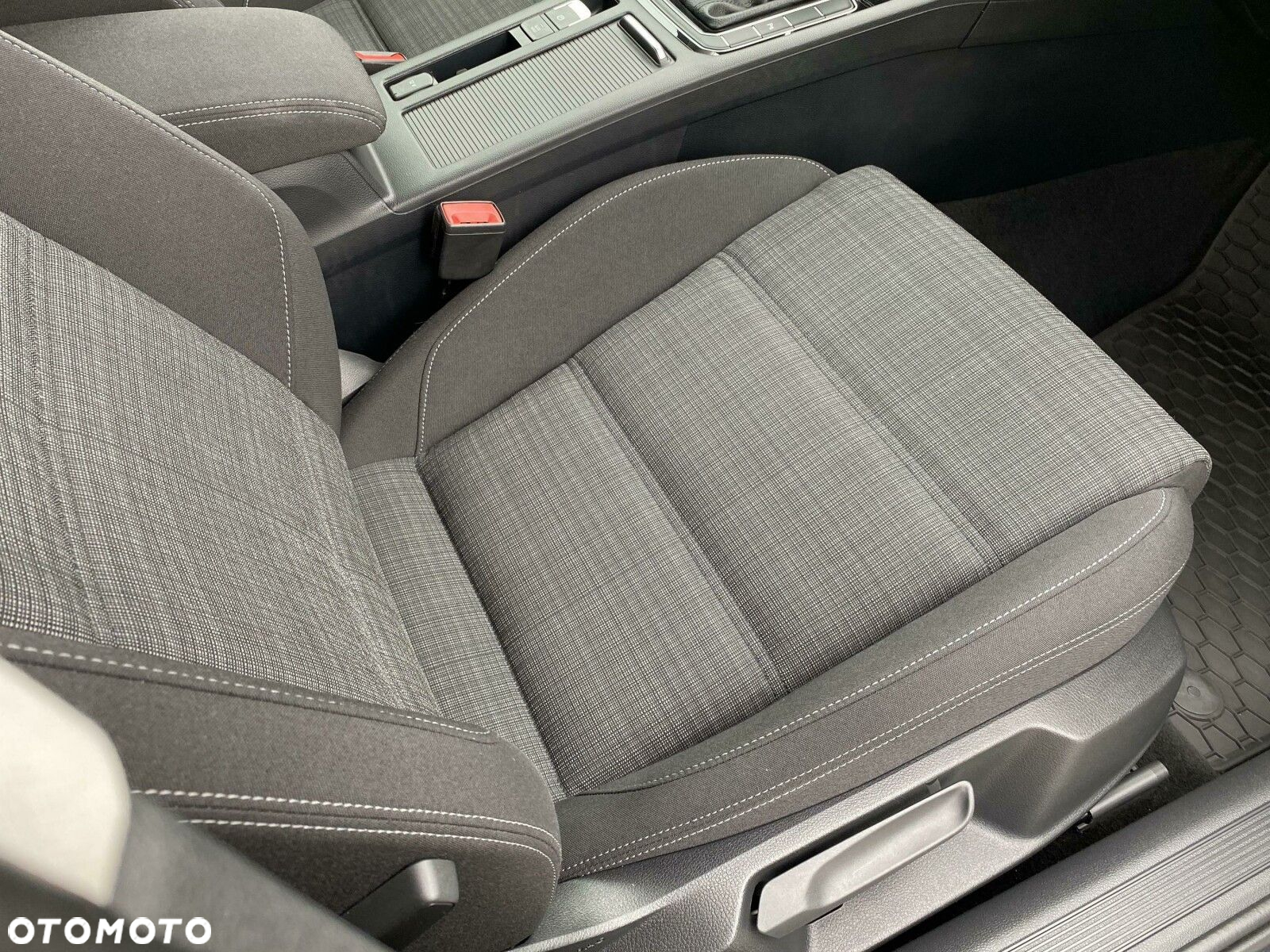 Volkswagen Passat 2.0 TSI Business DSG - 18