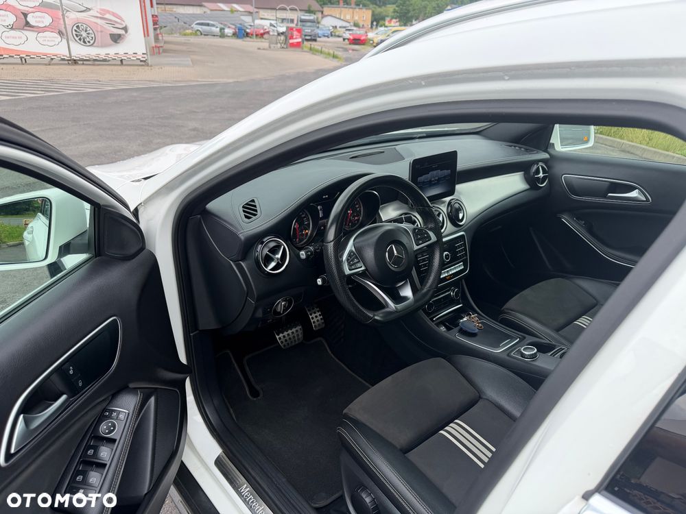 Mercedes-Benz GLA 200 7G-DCT Edition 1 - 17