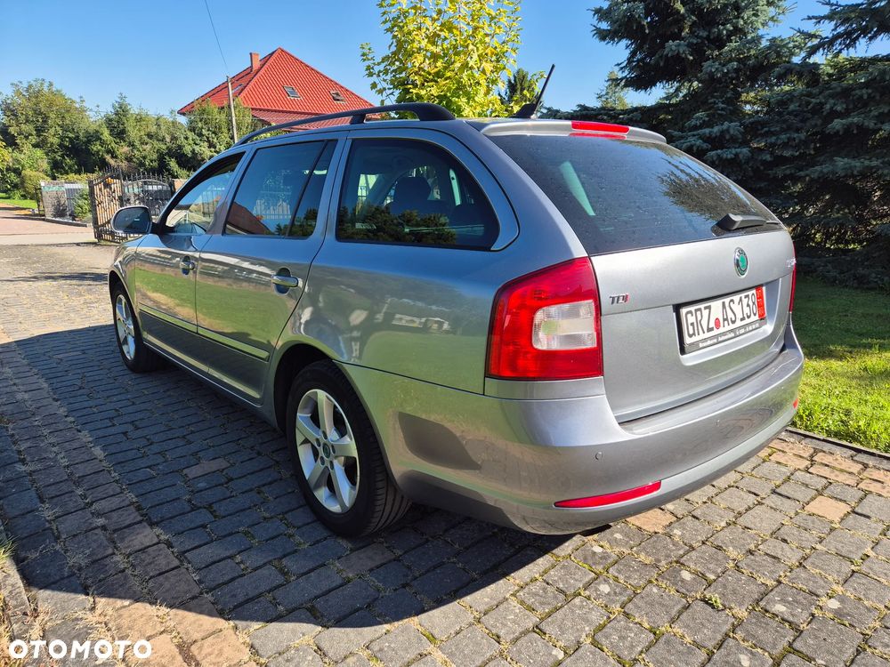 Skoda Octavia Combi 2.0 TDI Elegance - 5