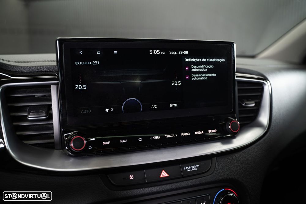 Kia XCeed 1.6 CRDi MHEV Drive - 31