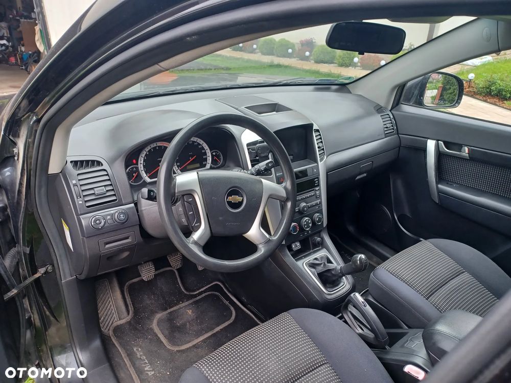 Chevrolet Captiva 2.4 LS 5os - 7