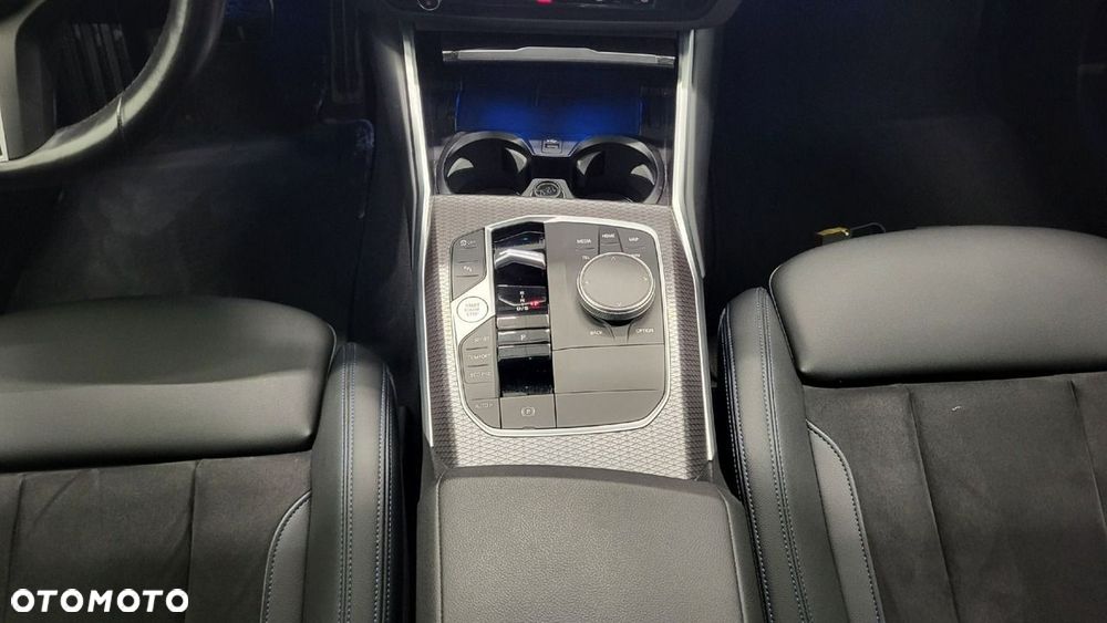 BMW Seria 3 320d xDrive mHEV M Sport - 23
