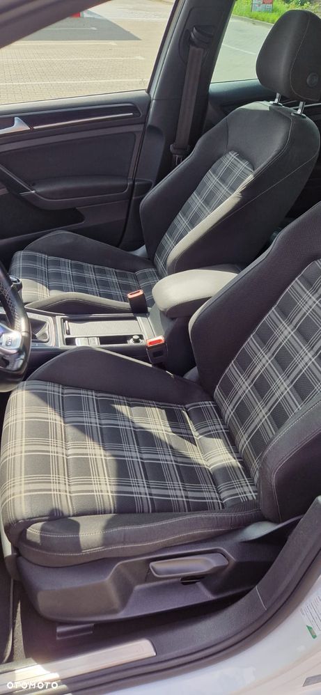 Volkswagen Golf 2.0 TDI BMT GTD - 10
