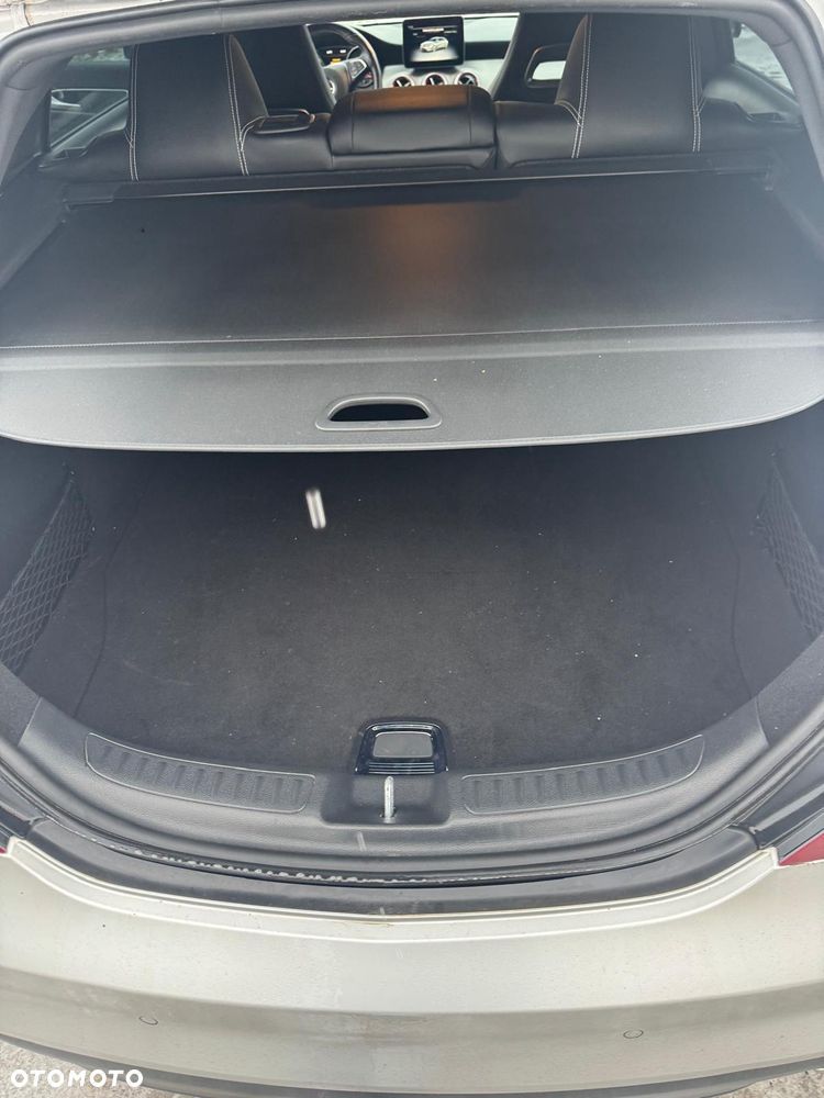 Mercedes-Benz CLA 180 UrbanStyle Edition - 10