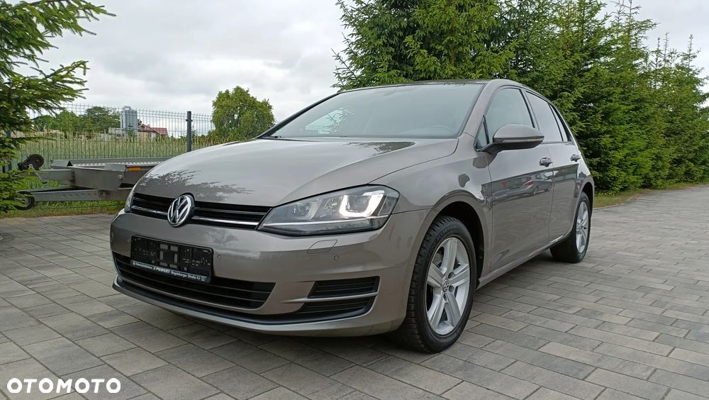 Volkswagen Golf - 2