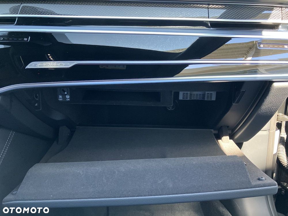 Audi A8 - 32