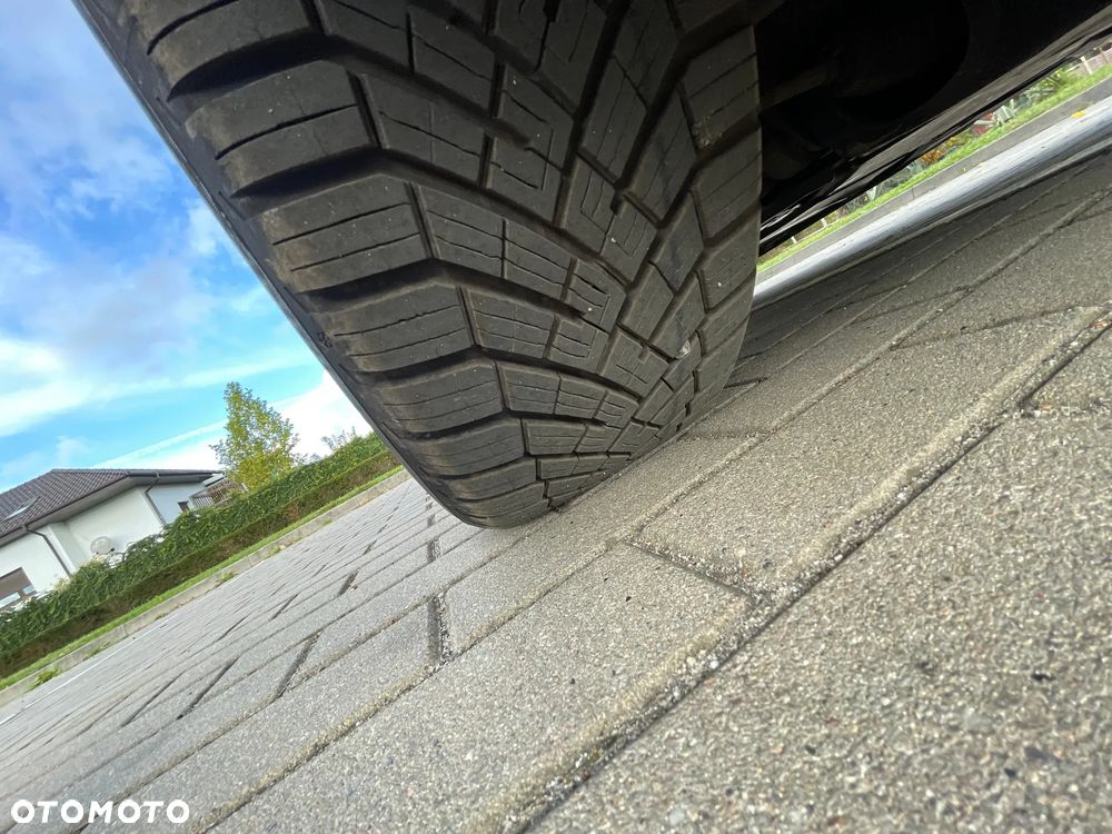 Mercedes-Benz Klasa C 180 (BlueEFFICIENCY) 7G-TRONIC Avantgarde - 23