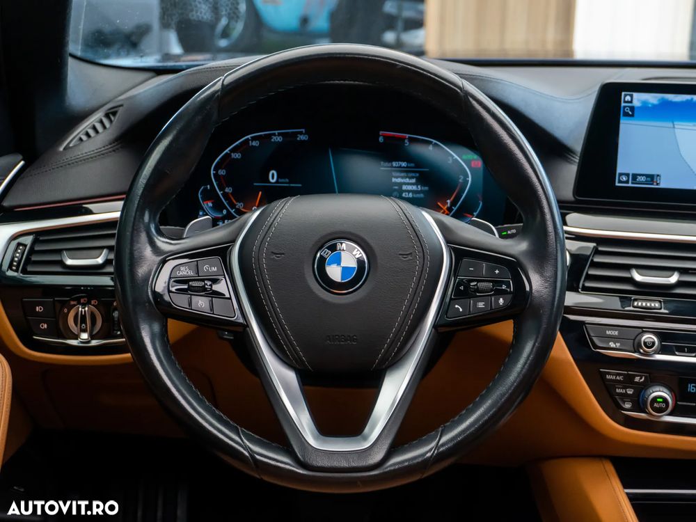 BMW Seria 5 520d Aut. Luxury Line - 39