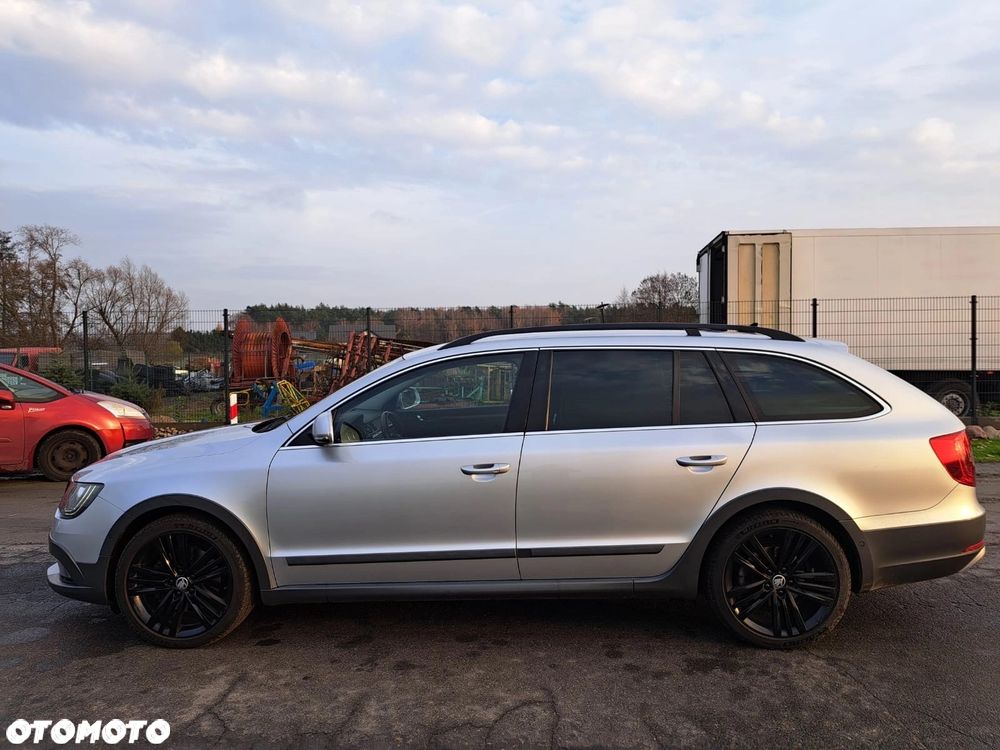Skoda Superb 2.0 TDI Platinum Outdoor - 8