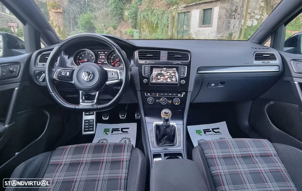 VW Golf 2.0 TSi GTi - 11