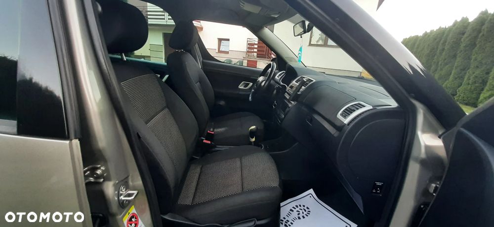 Skoda Roomster 1.6 16V Scout PLUS EDITION - 6