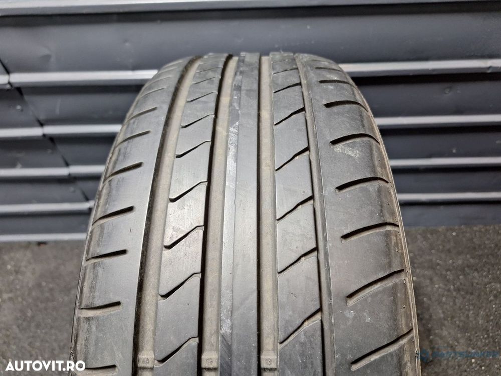 Cauciuc DUNLOP sport bluresponse SKODA OCTAVIA Combi 5E5 2012 - > TDI CKFC, CRMB, CYKA DOT 3713 205/55R16 - 4