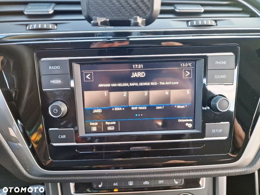 Volkswagen Touran - 35