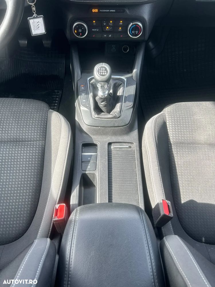 Ford Focus 1.0 EcoBoost Trend Edition - 33