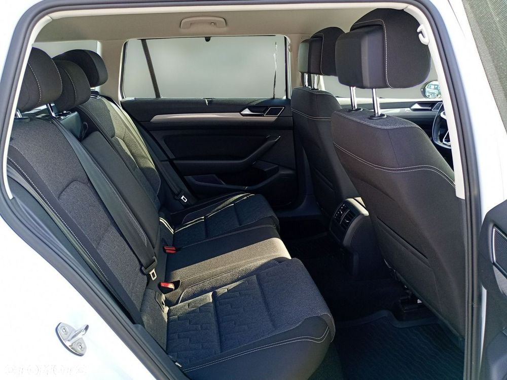 Volkswagen Passat Variant 2.0 TDI EVO Business DSG - 32