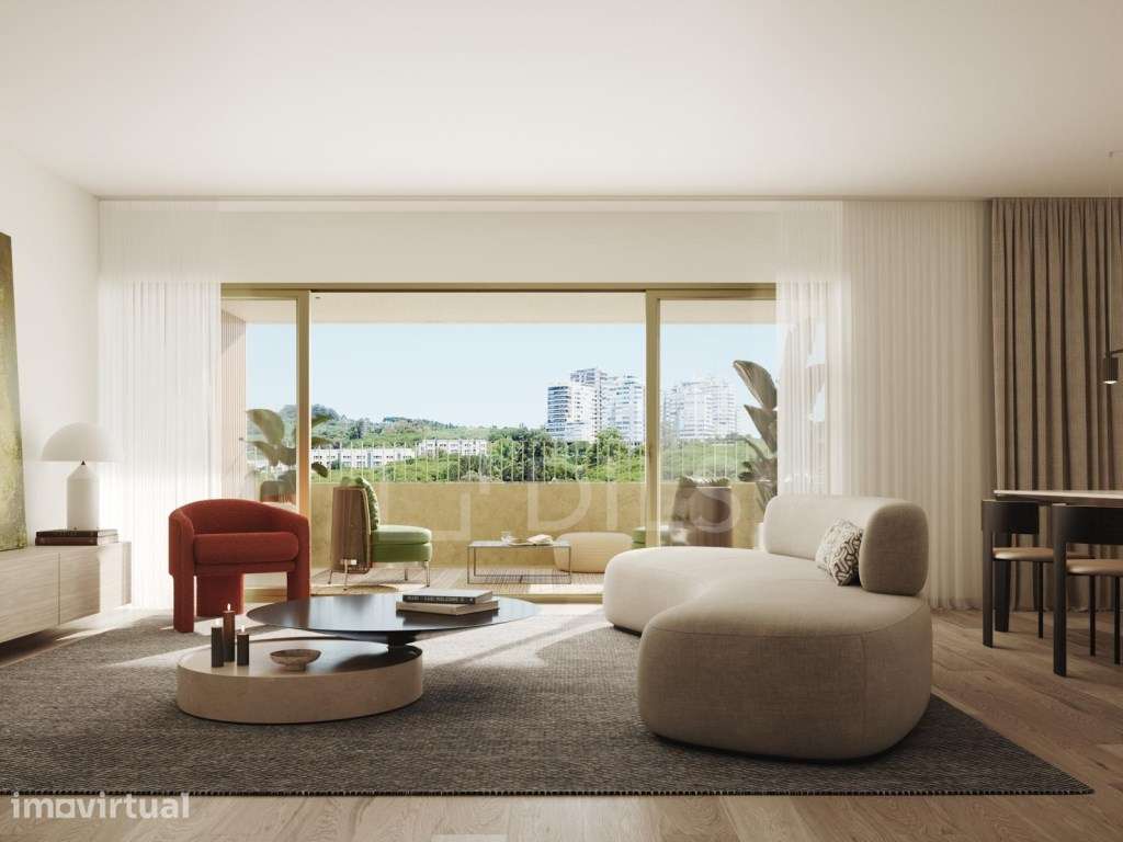Apartamento T4, com varanda e garagem em Miraflores - Grande imagem: 4/41