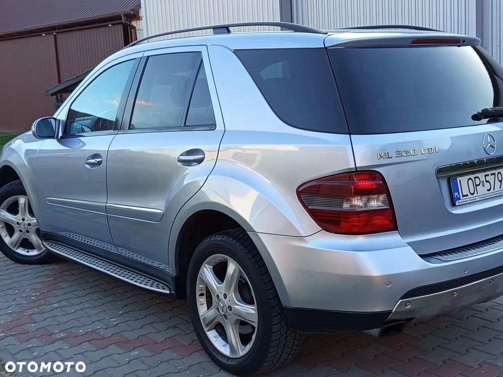 Mercedes-Benz ML - 21