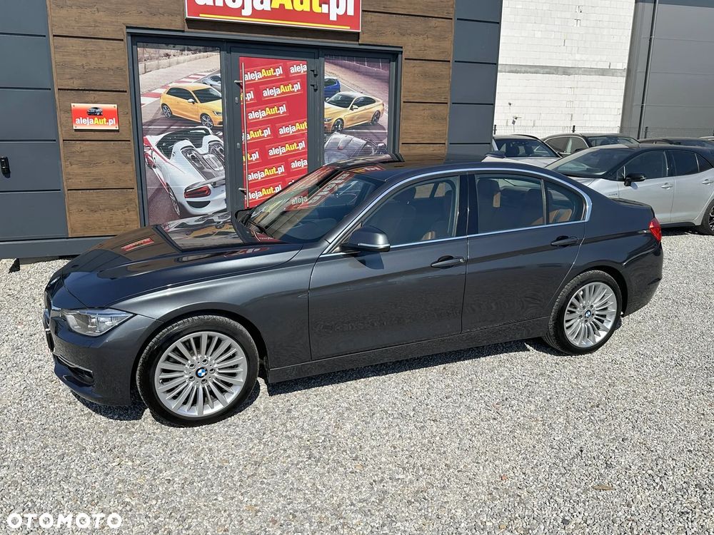 BMW Seria 3 335i xDrive Luxury Line - 10