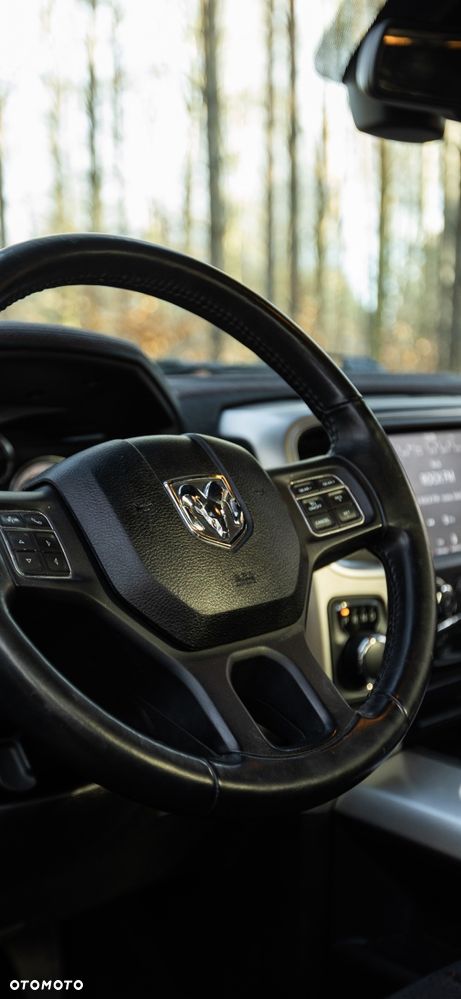 RAM 1500 - 12