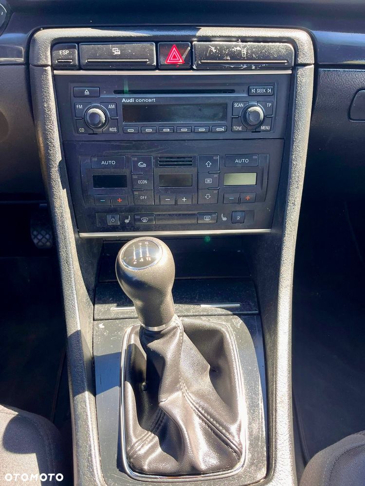 Audi A4 Limousine - 16