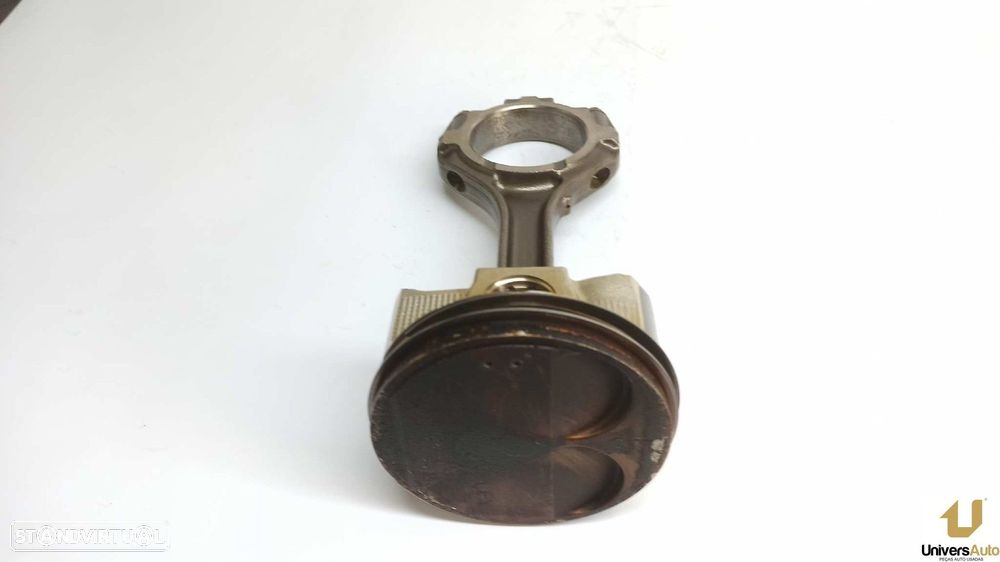 BIELA INFINITI G COUPE G37 S - 2