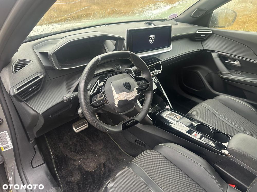 Peugeot 2008 Hybrid 136 e-DSC GT - 17