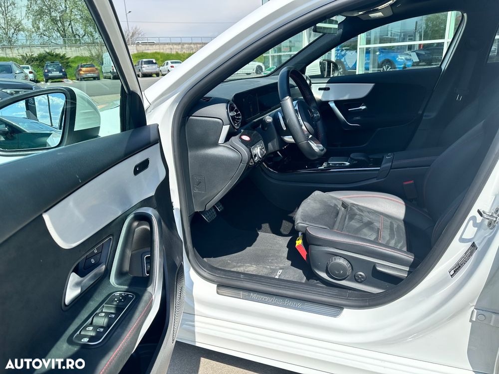 Mercedes-Benz CLA 220 - 11