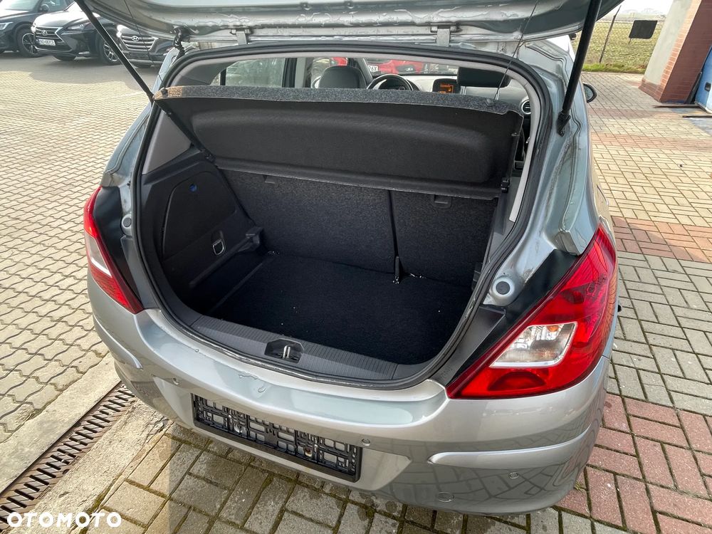Opel Corsa 1.4 16V Innovation - 18