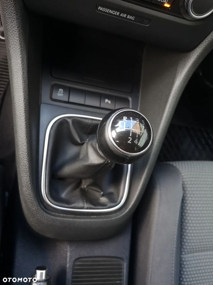 Volkswagen Golf 1.6 TDI DPF Trendline - 19