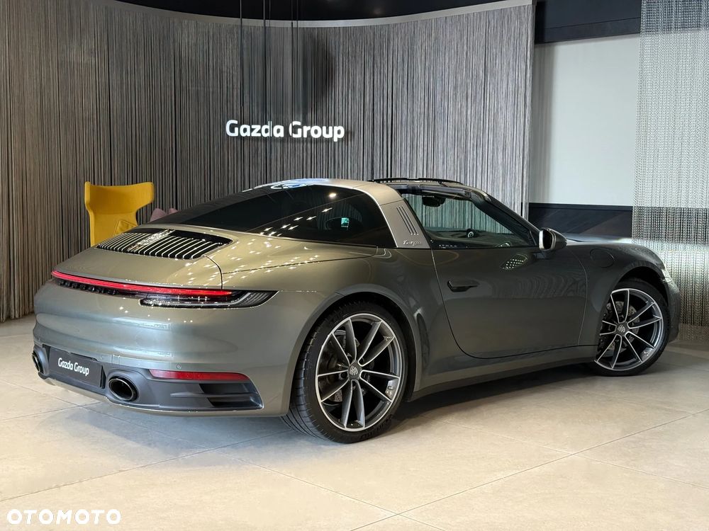 Porsche 911 Targa 4 - 10
