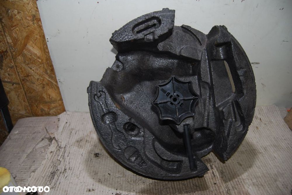 WKŁAD KOŁA ZAPASOWEGO 8L0012109 AUDI A3 8L VW SEAT SKODA 8L0012109A - 3