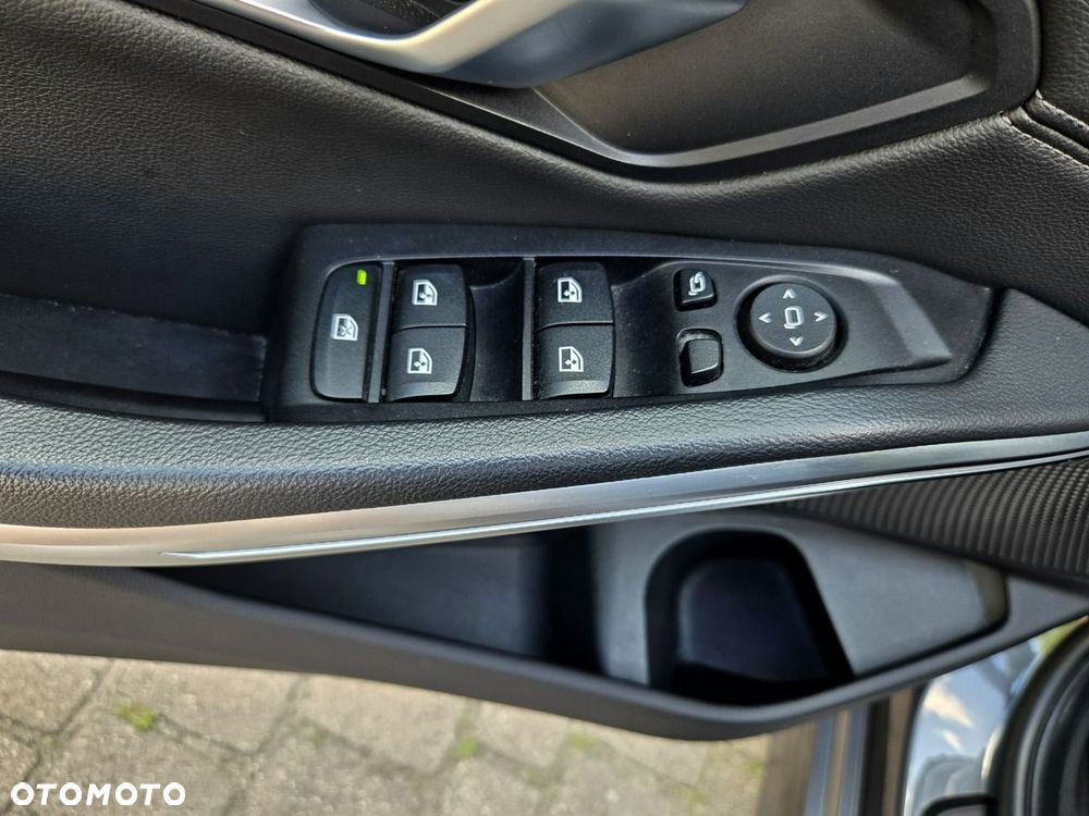 BMW Seria 3 320d xDrive - 16