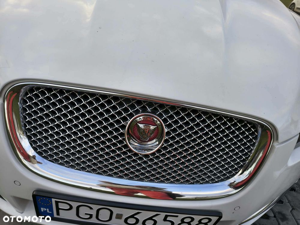 Jaguar XF 2.0 T Luxury - 8