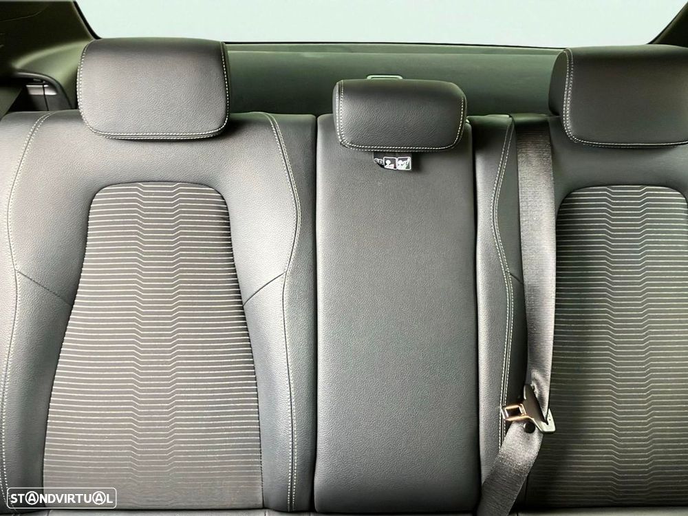 Mercedes-Benz A 250 Limousine - 24