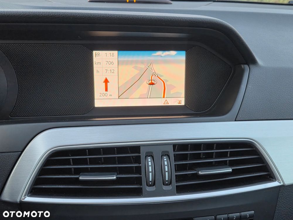 Mercedes-Benz Klasa C 180 CGI Automatik BlueEFFICIENCY Avantgarde - 18