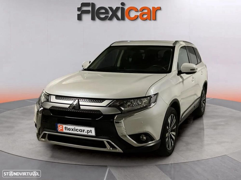 Mitsubishi Outlander - 2