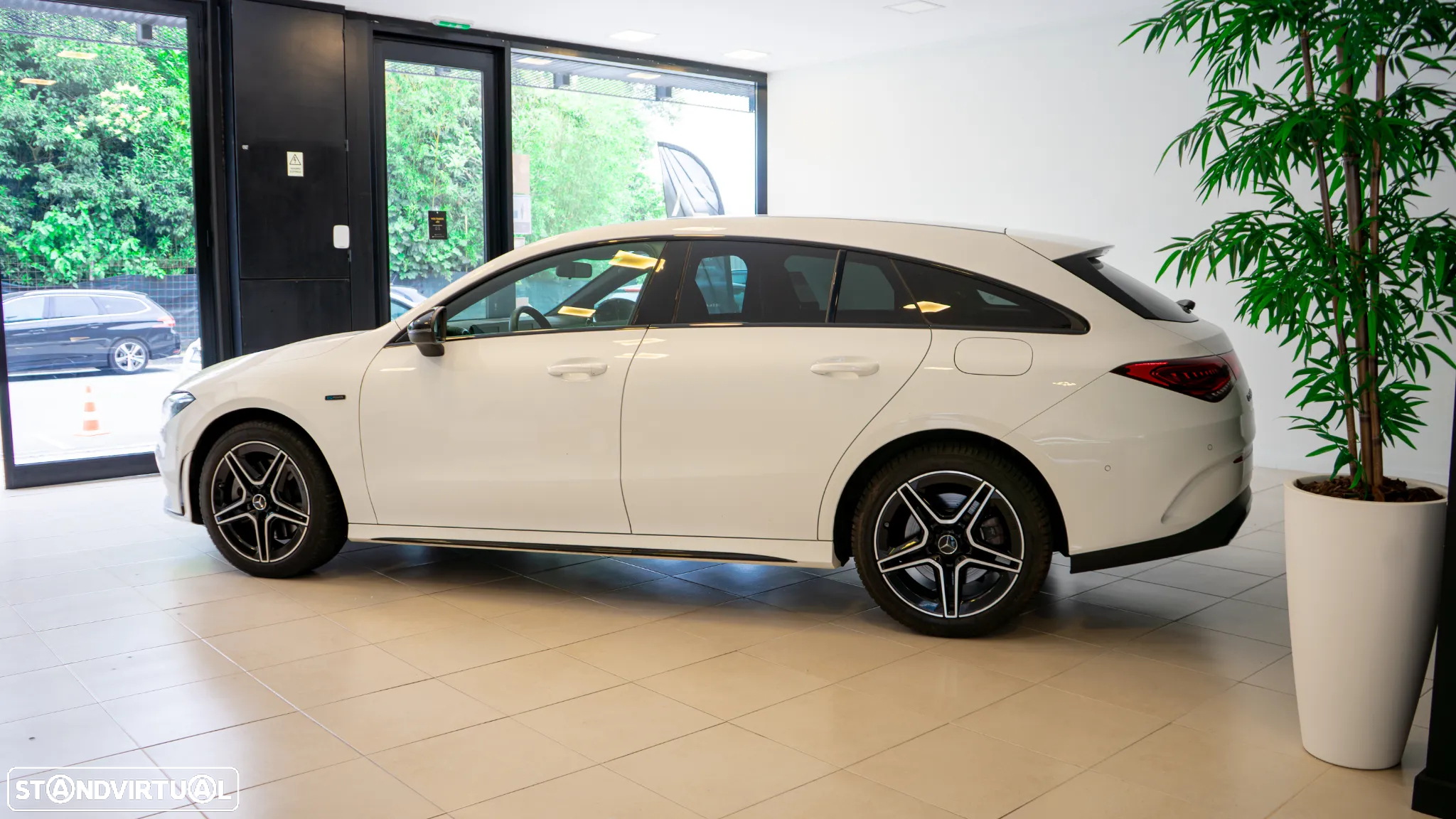 Mercedes-Benz CLA 250 e Shooting Brake AMG Line - 3