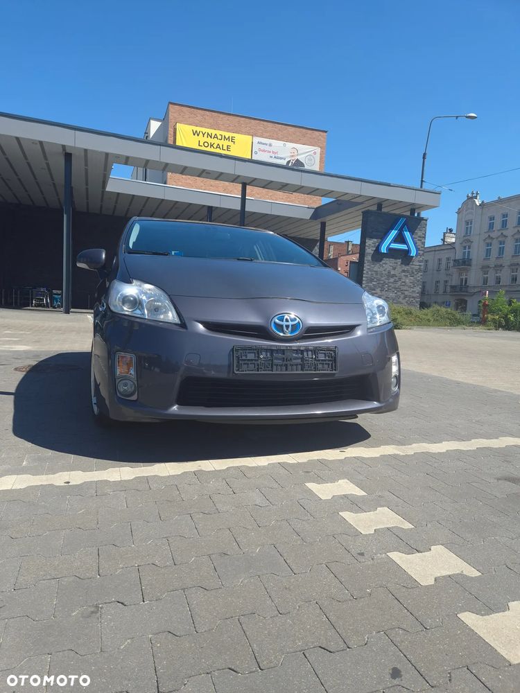 Toyota Prius 1.8 HSD Prestige - 3