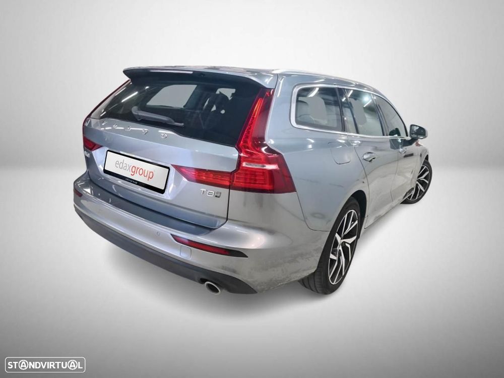 Volvo V60 2.0 T8 AWD TE Momentum - 2