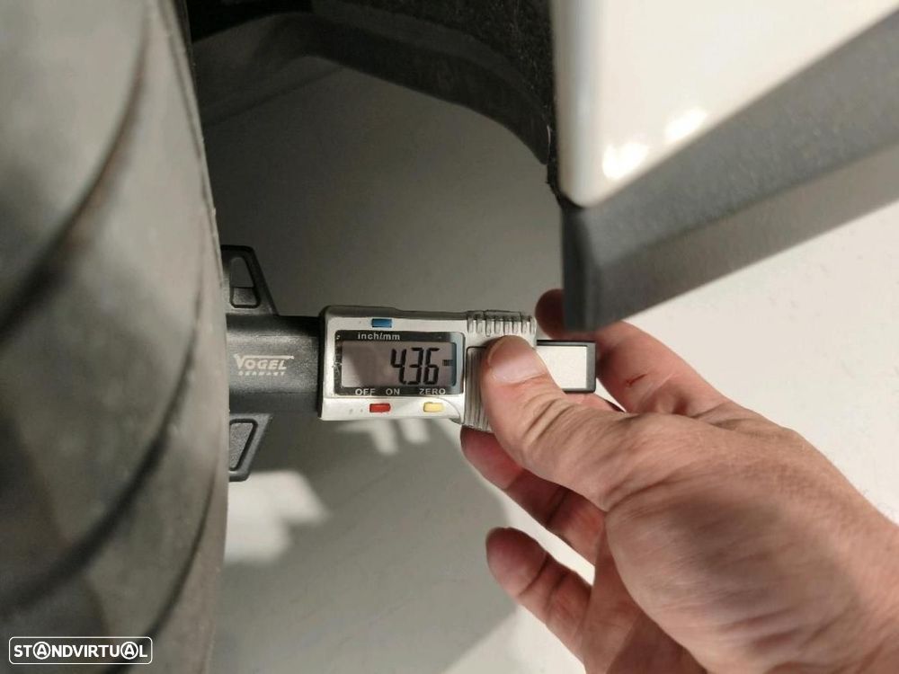 BMW i4 eDrive40 Edição Desportiva M - 33
