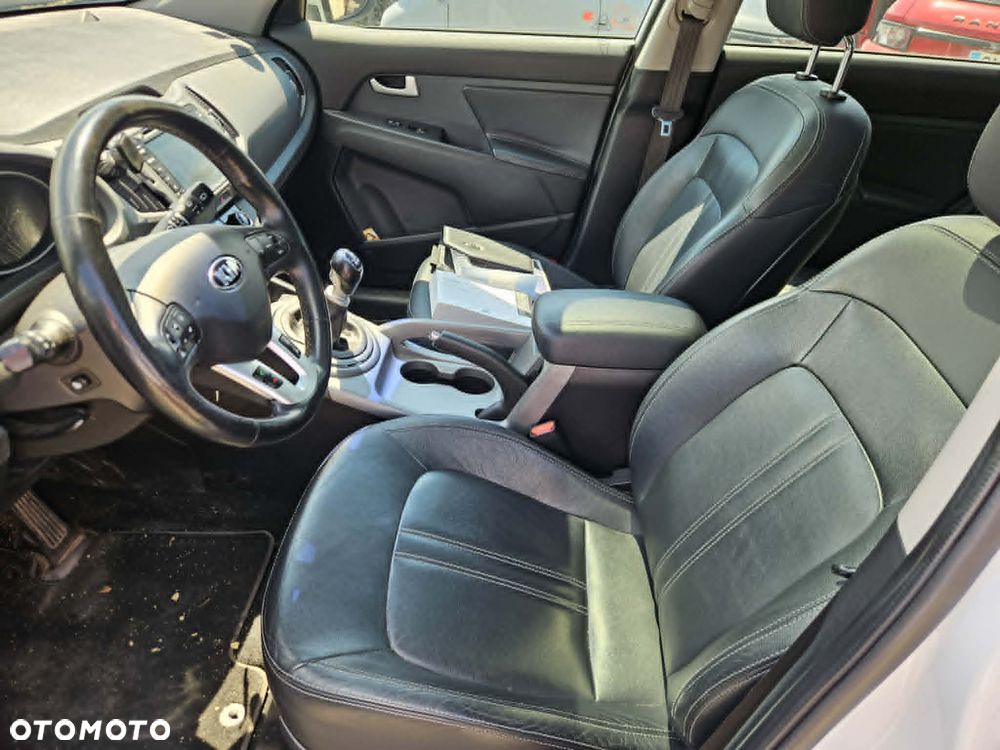 Kia Sportage 1.7 CRDI 2WD Dream-Team Edition - 11